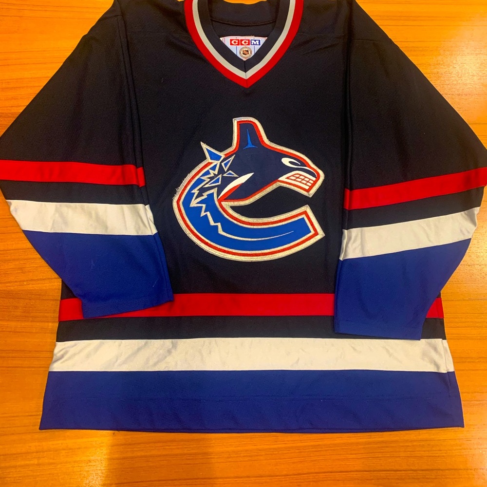 Vancouver Canucks Orca Blue Away Alternate Jersery size XL